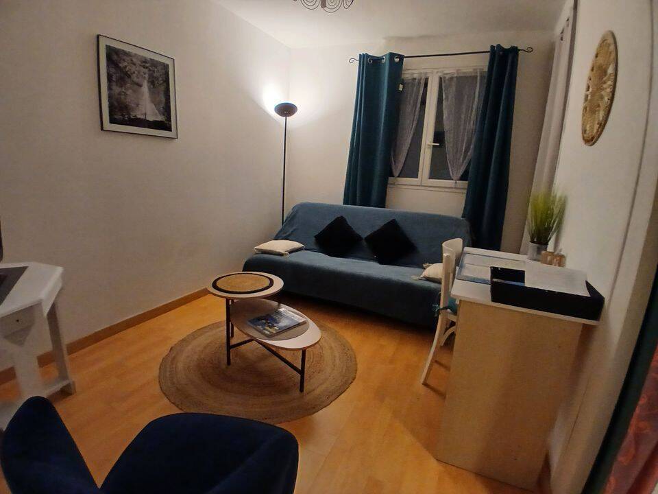 Appartement 1 pièce 22 m² · à Grâces · 22 m² · 450 €