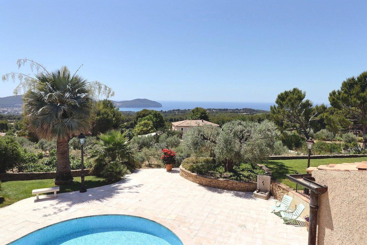Maison 8 pièces 240 m² · à La Cadière-d'Azur · 240 m² · 2 490 000 €