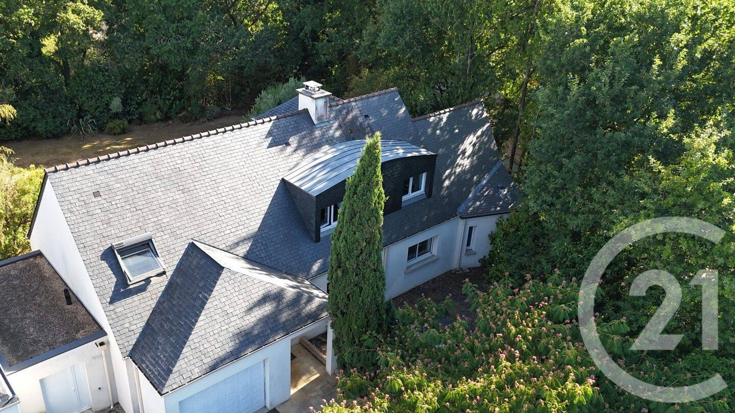 Maison 7 pièces 172 m² · à Theix-Noyalo · 172 m² · 599 000 €