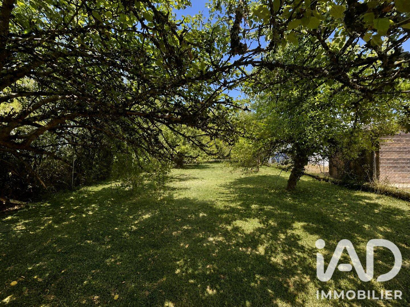 Terrain de 391 m² à Sainte-Catherine-de-Fierbois - photo 2