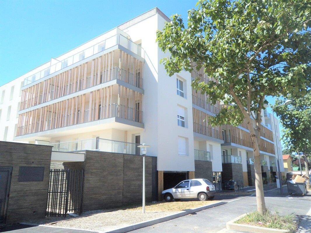 Appartement 3 pièces 56 m² · à Villeurbanne · 56 m² · 827 €