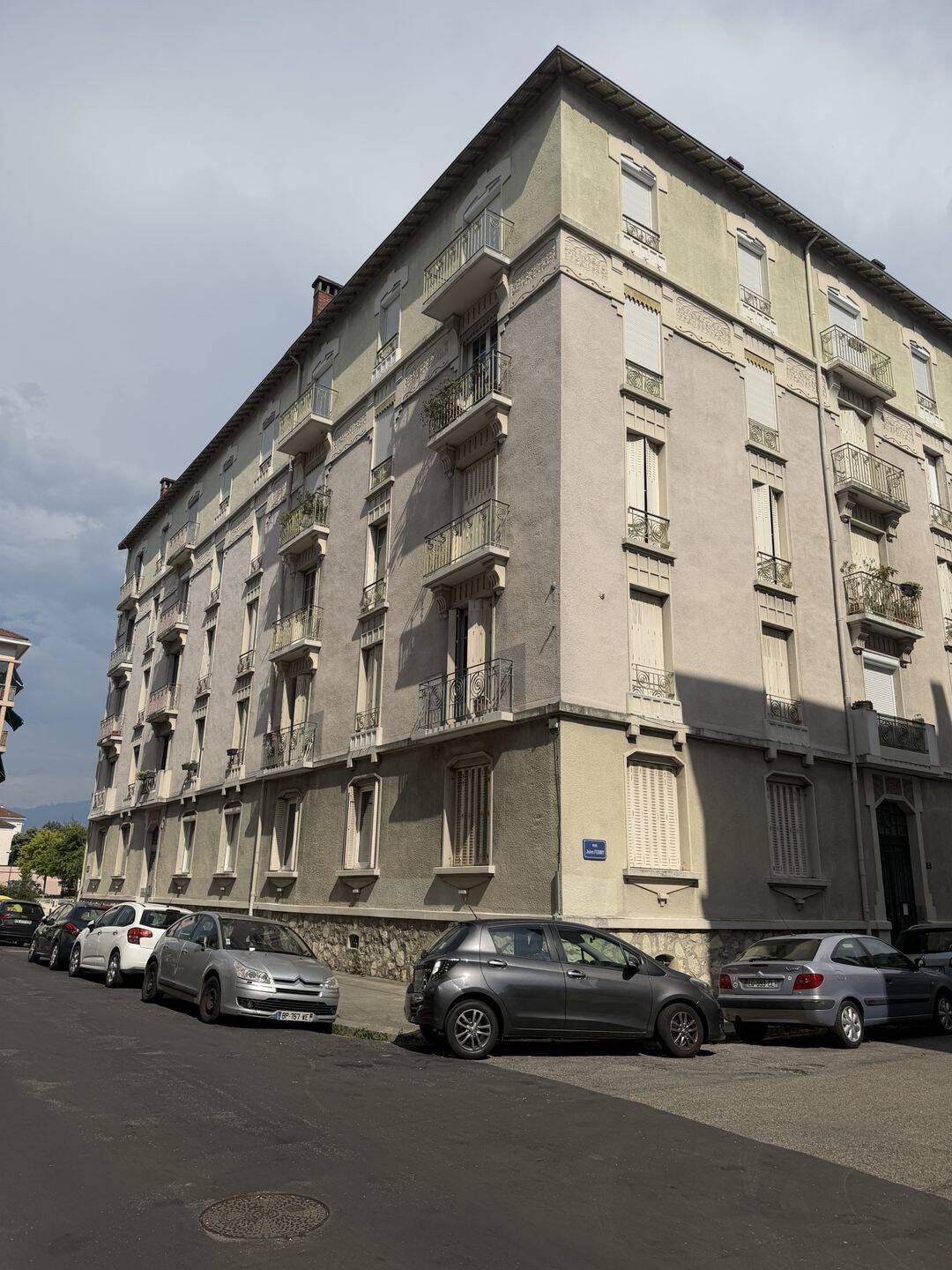 Appartement 4 pièces 101 m² · à Grenoble · 100,6 m² · 1 190 €