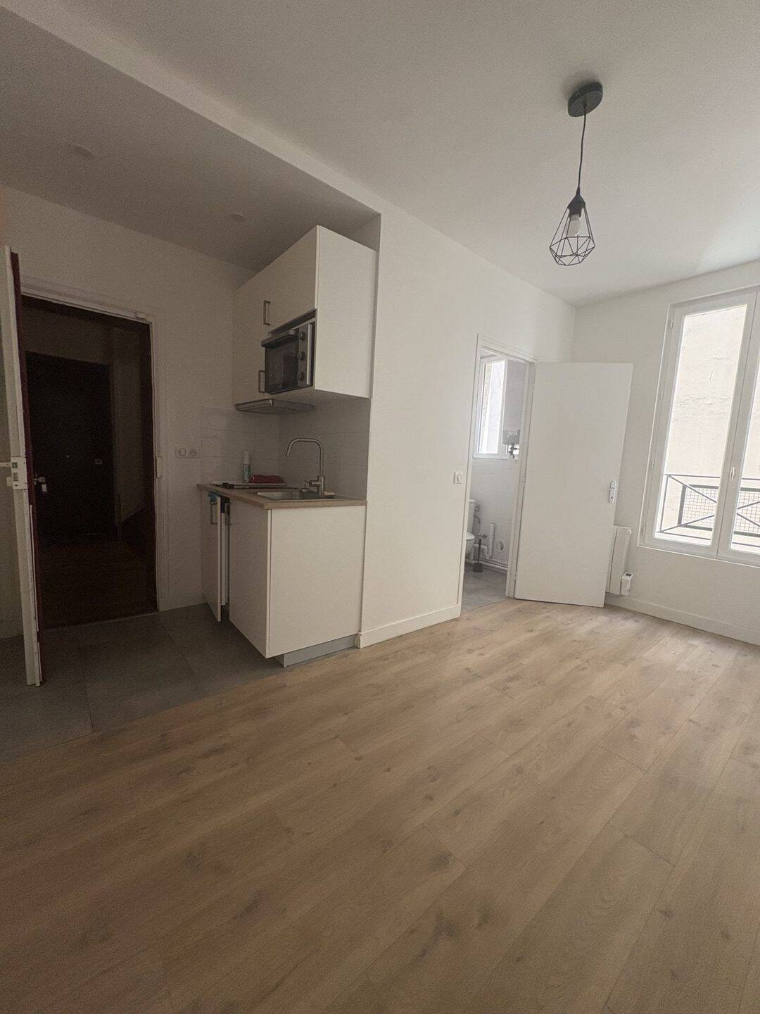 Appartement 2 pièces 25 m² · à Paris 18ème Arrondissement · 25,2 m² · 839 €