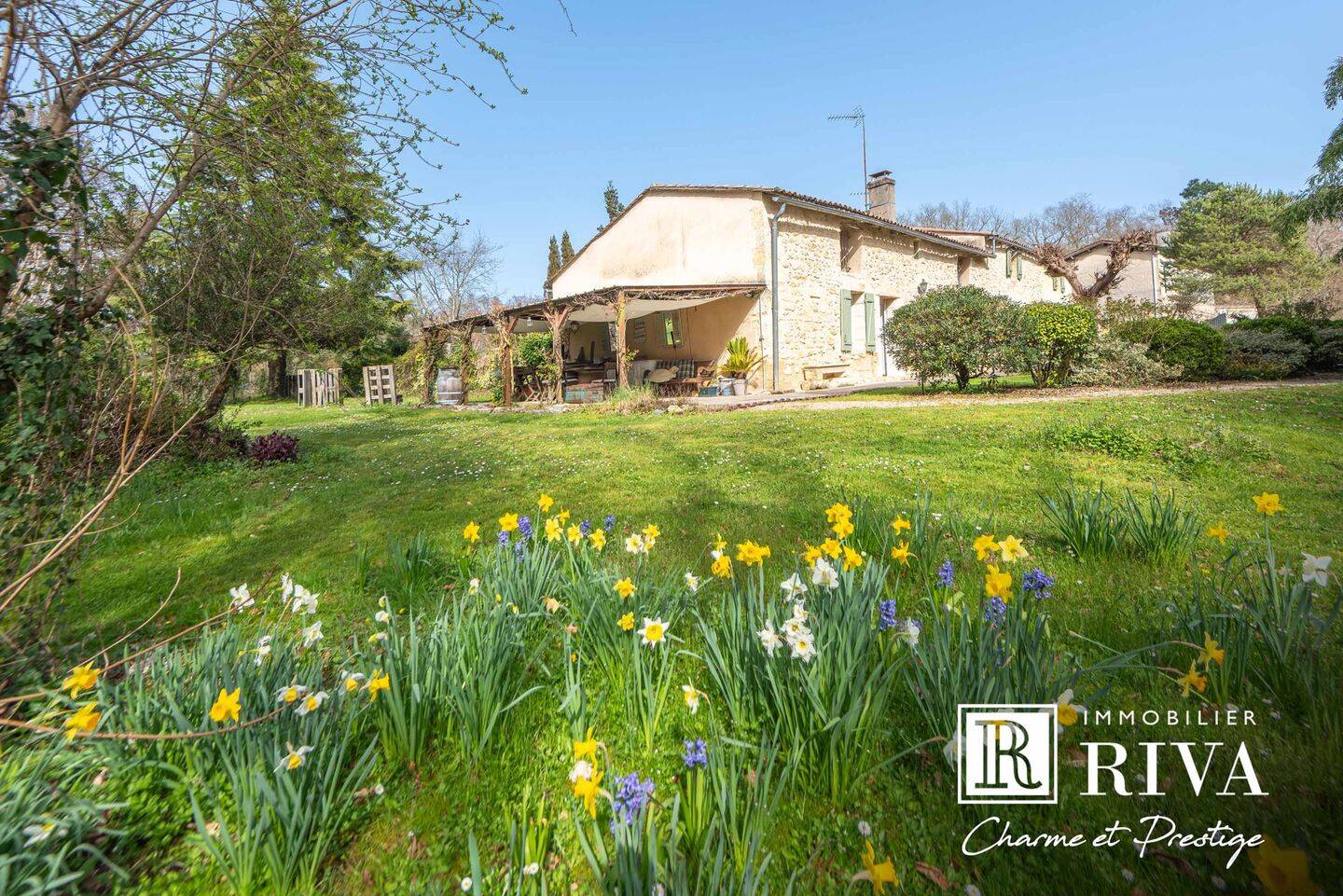 Maison 11 pièces 262 m² · à Lignan-de-Bordeaux · 262 m² · 750 000 €