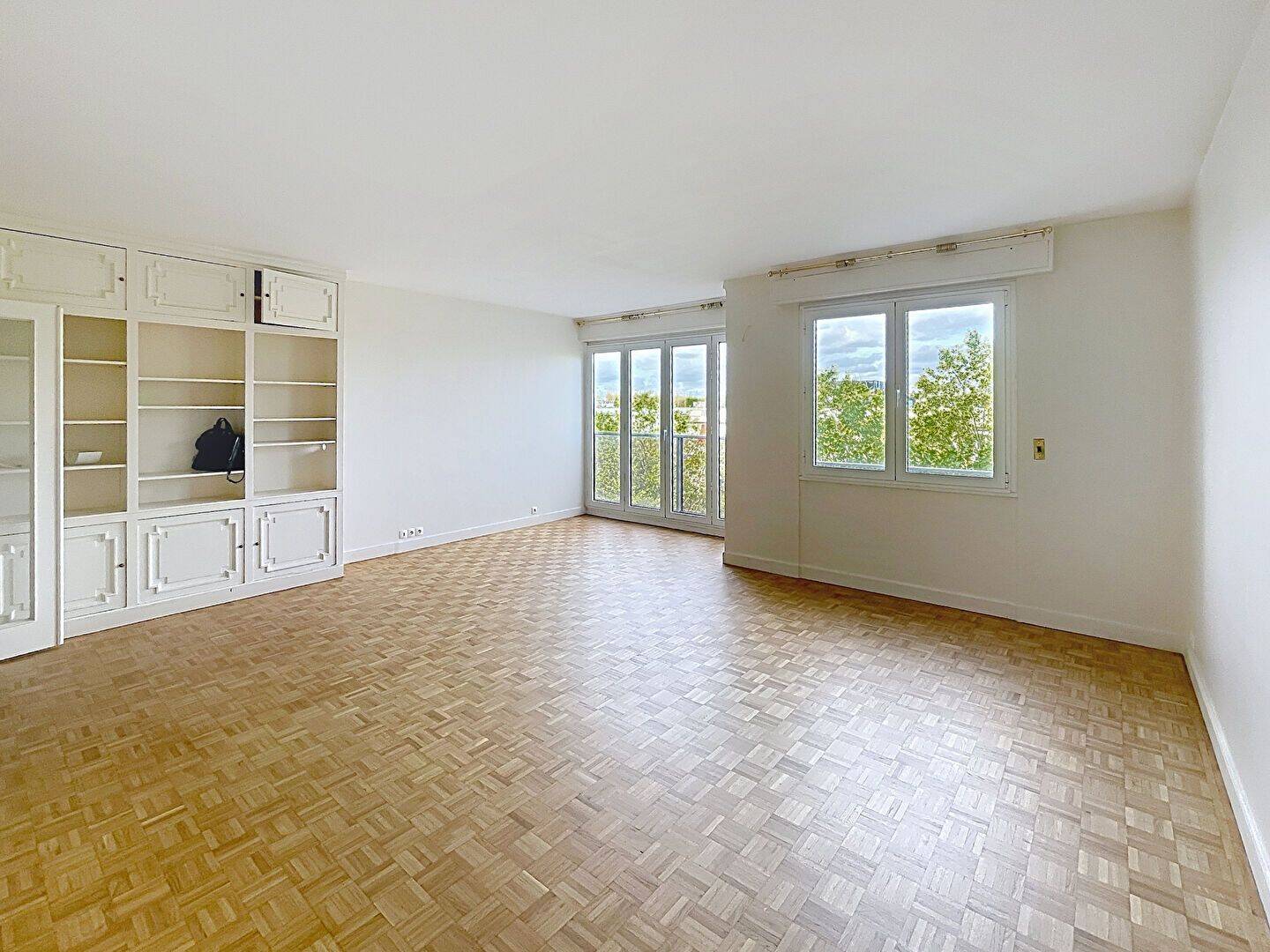 Appartement 2 pièces 74 m² · à Paris 16ème Arrondissement · 73,8 m² · 2 437 €/mois