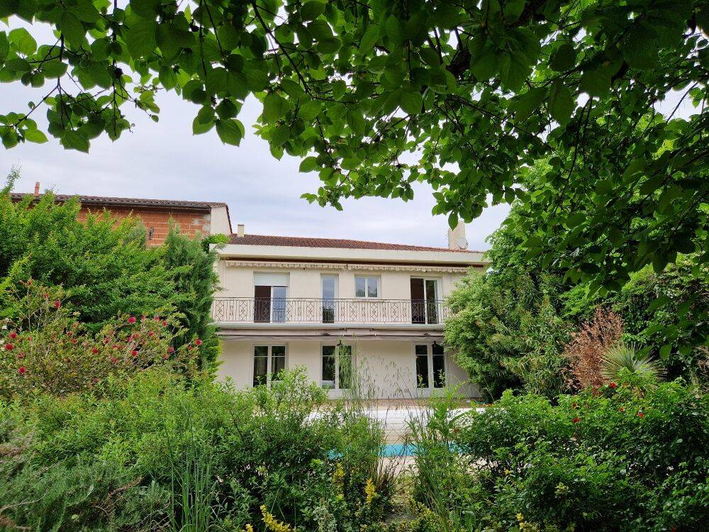 Maison 9 pièces 214 m² · à Villeneuve-sur-Lot · 214 m² · 199 500 €