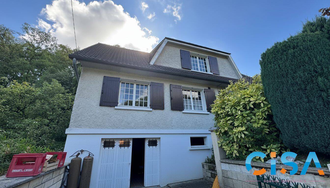 Maison 8 pièces 152 m² · à Verneuil-en-Halatte · 152 m² · 1 200 €