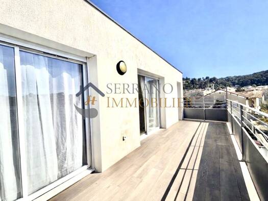 Appartement à vendre 280 000 € 3 pièces 2 chambres 86 m² Étage 2/2 Sud Châteaurenard 13160