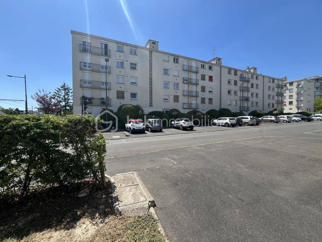 Appartement 4 pièces 72 m² · à Joué-lès-Tours · 71,7 m² · 128 000 €