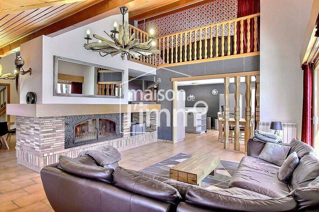 Appartement 8 pièces 321 m² · à La Chapelle-d'Abondance · 321,4 m² · 699 000 €