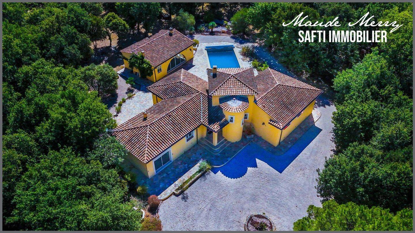 Maison 6 pièces 165 m² · à Méounes-lès-Montrieux · 165 m² · 739 000 €