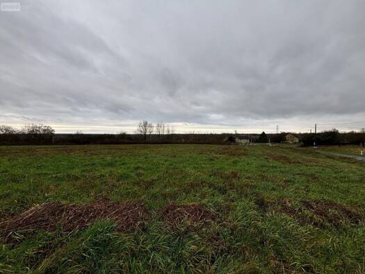 Terrain constructible à vendre 39 000 € 3 231 m² de terrain Cuiseaux 71480