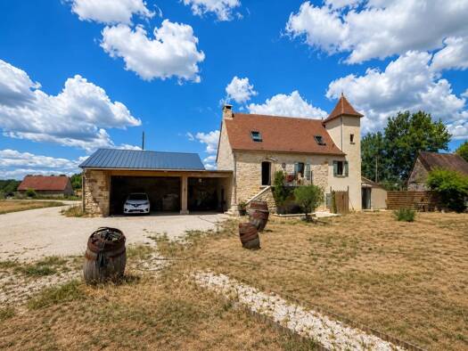 Maison à vendre 339 000 € 5 pièces 3 chambres 146 m² 5 709 m² de terrain Gourdon 46300