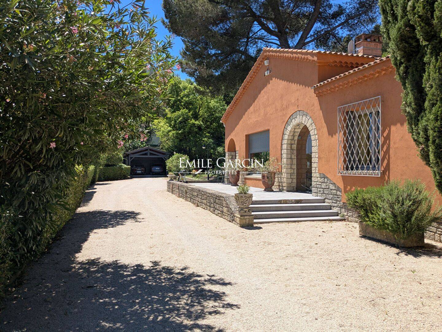 Maison 10 pièces 210 m² · à Avignon · 210 m² · 1 750 000 €
