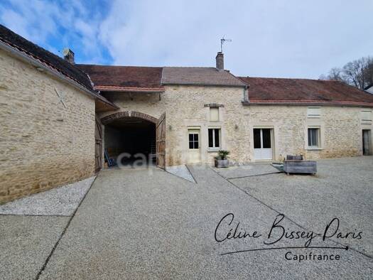 Maison de plain-pied à vendre 209 000 € 4 pièces 2 chambres 105 m² 579 m² de terrain Quincerot 89740