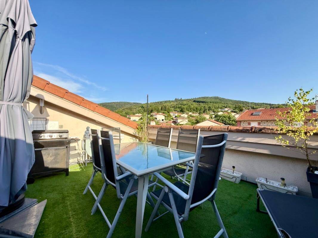 Appartement 5 pièces 94 m² · à Le Chambon-Feugerolles · 94 m² · 149 000 €