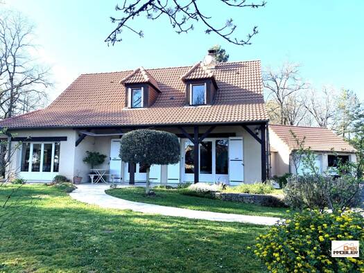 Maison à vendre 348 000 € 9 pièces 6 chambres 164 m² 1 500 m² de terrain Cublac 19520