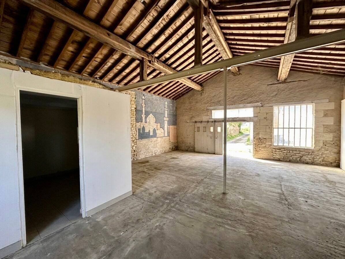 Maison 1 pièce 83 m² · à Listrac-Médoc · 83 m² · 110 000 €