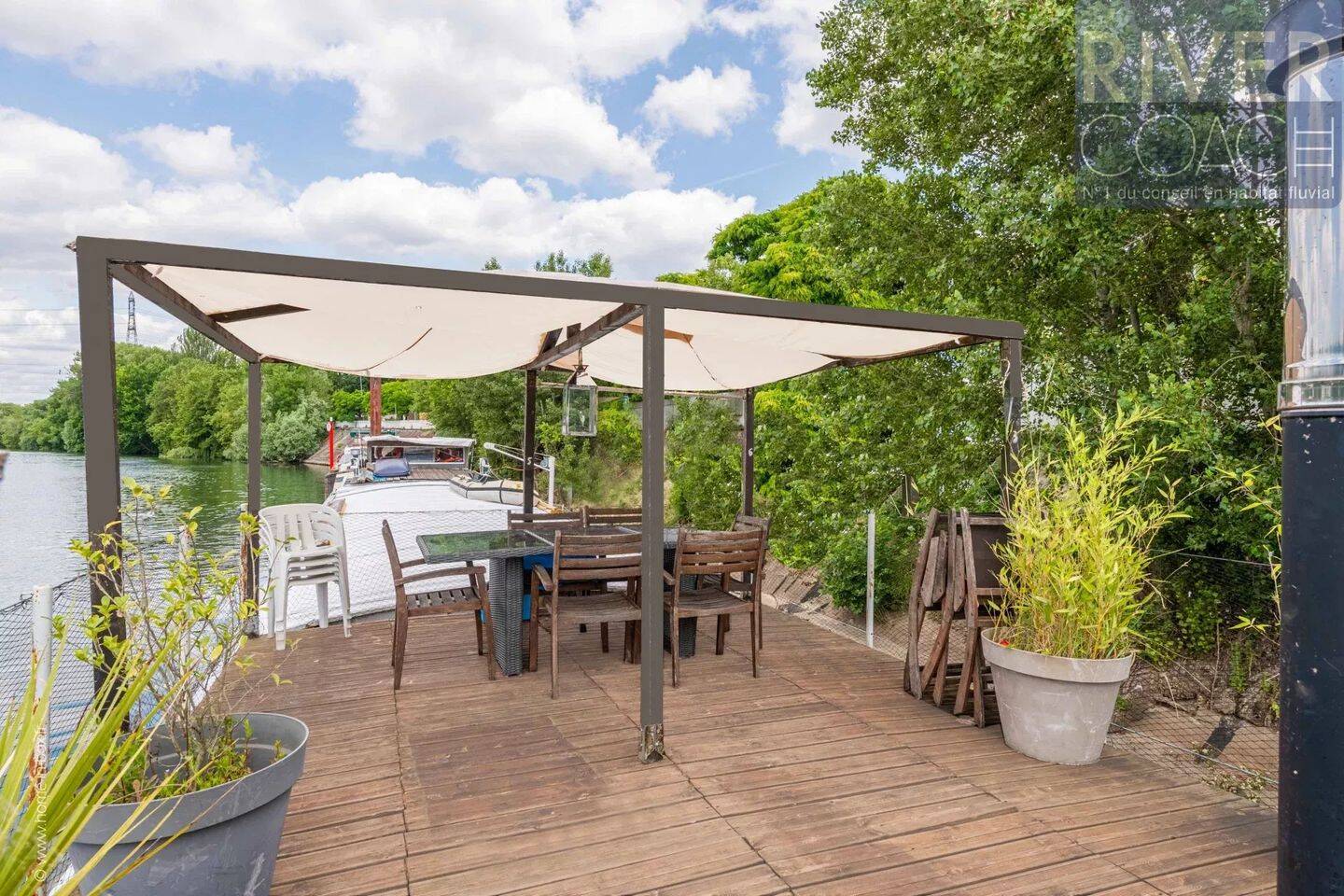 Appartement 6 pièces 180 m² · à L'Île-Saint-Denis · 180 m² · 260 000 €