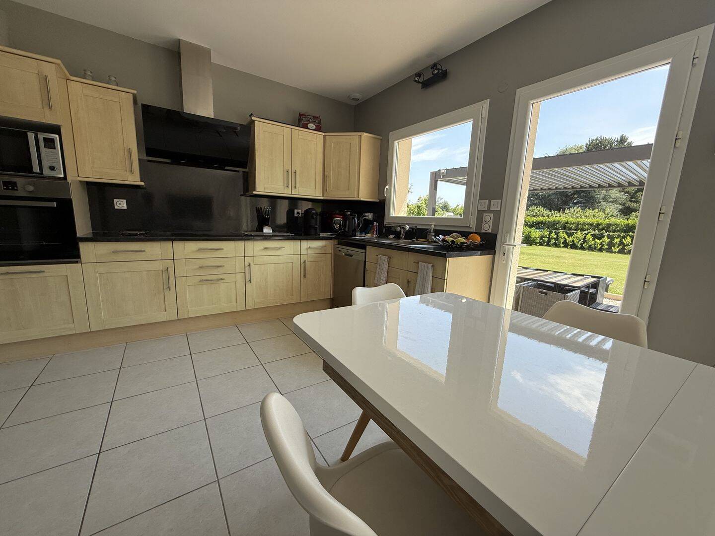 Maison 6 pièces 143 m² · à Sains-en-Amiénois · 143 m² · 390 000 €