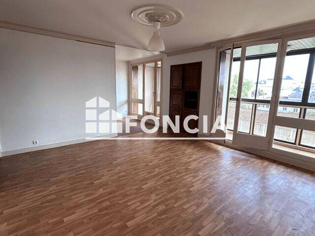 Appartement 4 pièces 84 m² · à La Roche-sur-Yon · 83,5 m² · 910 €