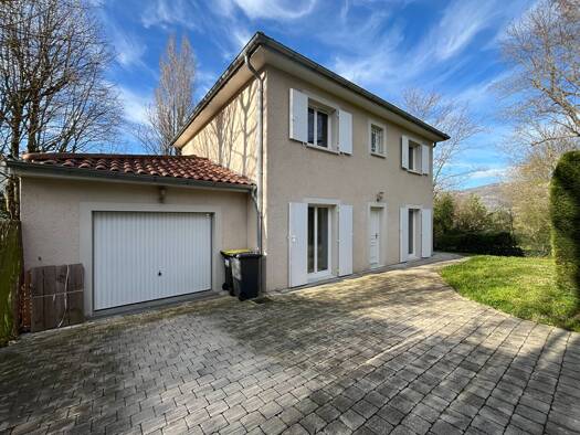 Maison à louer 1 798 € 6 pièces 5 chambres 123 m² 485 m² de terrain Le Bourg Fontaines-sur-Saône 69270