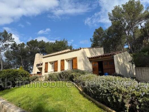 Maison de plain-pied à vendre 493 500 € 3 pièces 2 chambres 9 720 m² 67 m² de terrain Rognes 13840