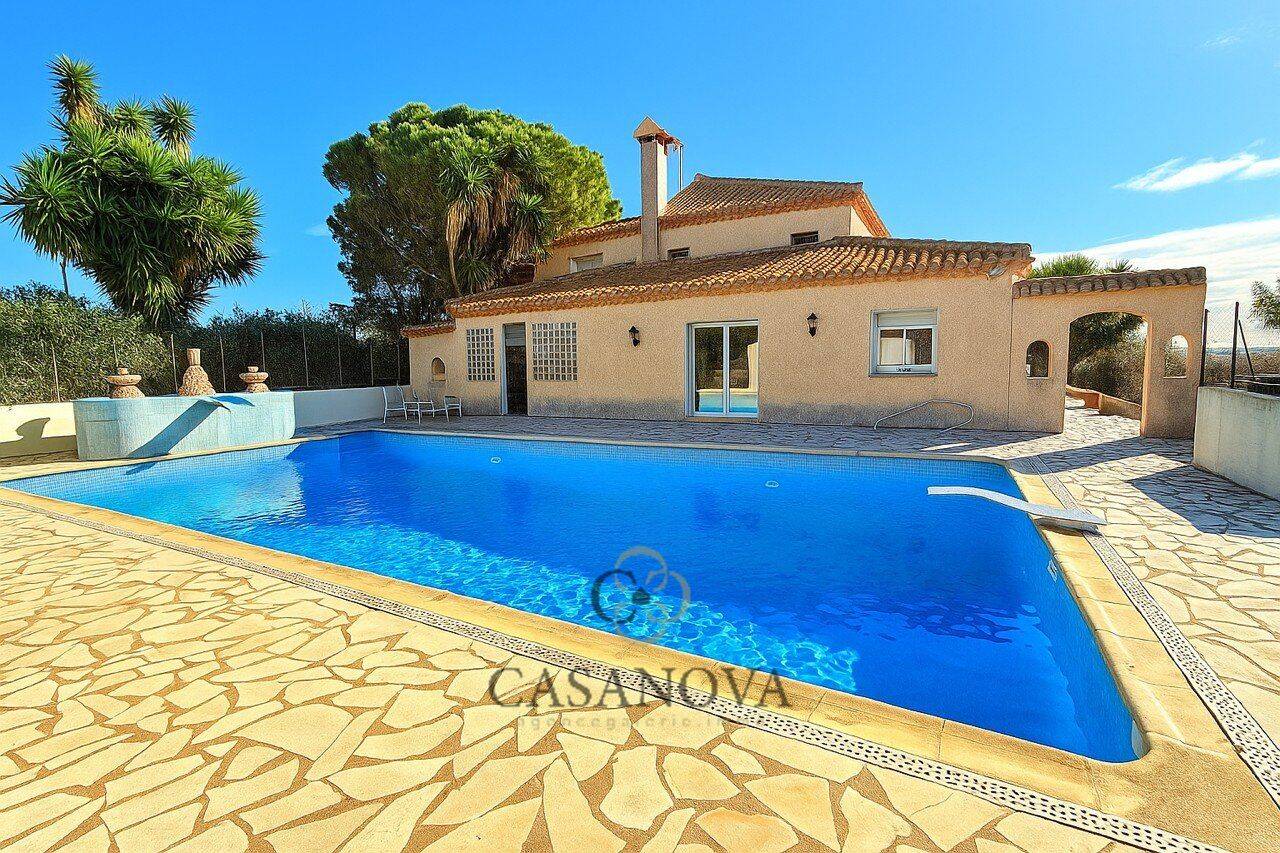 Maison 6 pièces 175 m² · à Villeneuve-lès-Béziers · 175 m² · 370 000 €