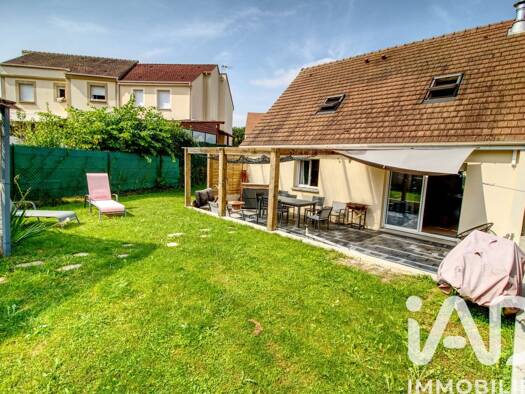 Maison à louer 1 350 € 6 pièces 3 chambres 94 m² 396 m² de terrain La Ferté-Gaucher 77320