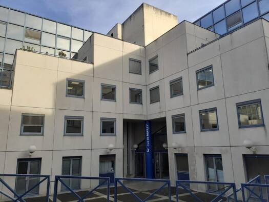 Local commercial à vendre 310 000 € 105 m² de surface de vente Métro Cuire  Caluire-et-Cuire 69300