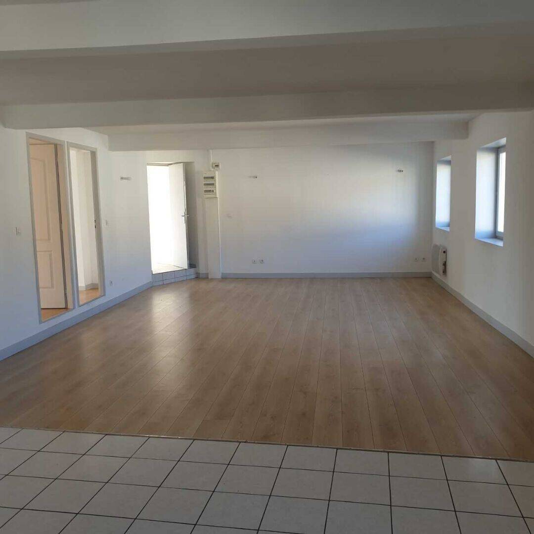 Appartement 4 pièces 96 m² · à Beaurepaire · 96 m² · 760 €