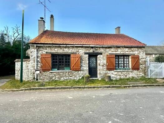 Maison de plain-pied à vendre 89 000 € 2 pièces 1 chambre 52 m² 214 m² de terrain Anet 28260