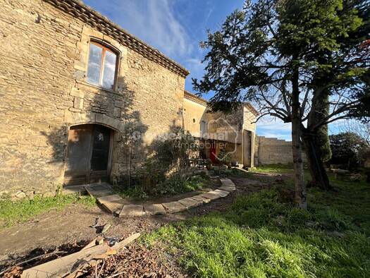 Ferme à vendre 294 000 € 10 pièces 7 chambres 242 m² 3 989 m² de terrain Meynes 30840