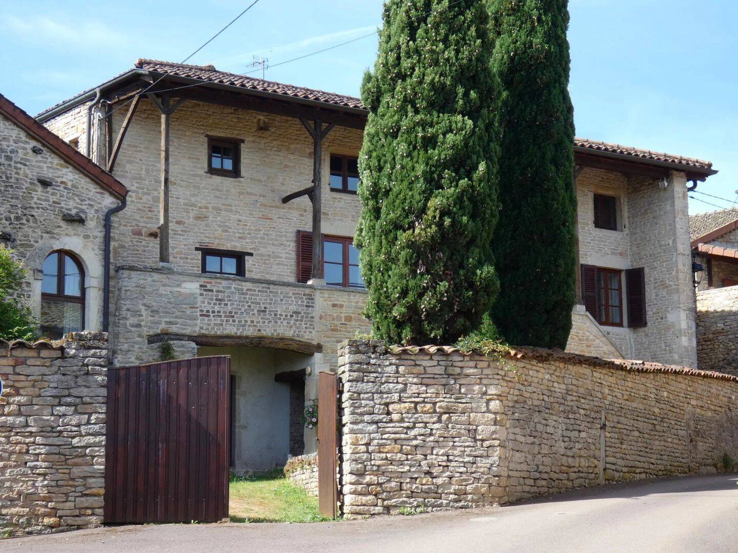 Maison 6 pièces 137 m² · à Igé · 137 m² · 320 000 €
