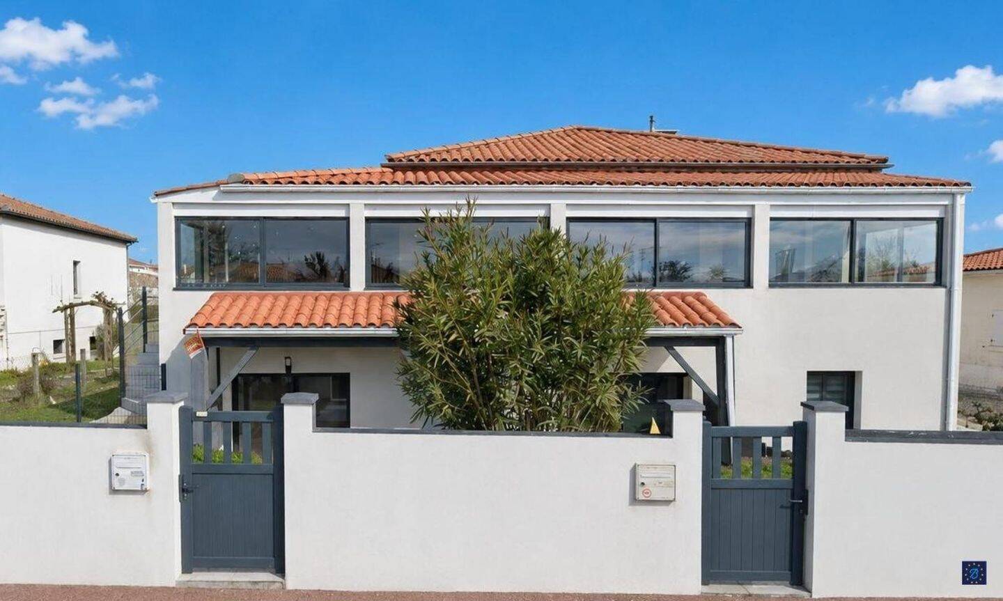 Maison 5 pièces 280 m² · à Saint-Sulpice-de-Royan · 280 m² · 574 750 €
