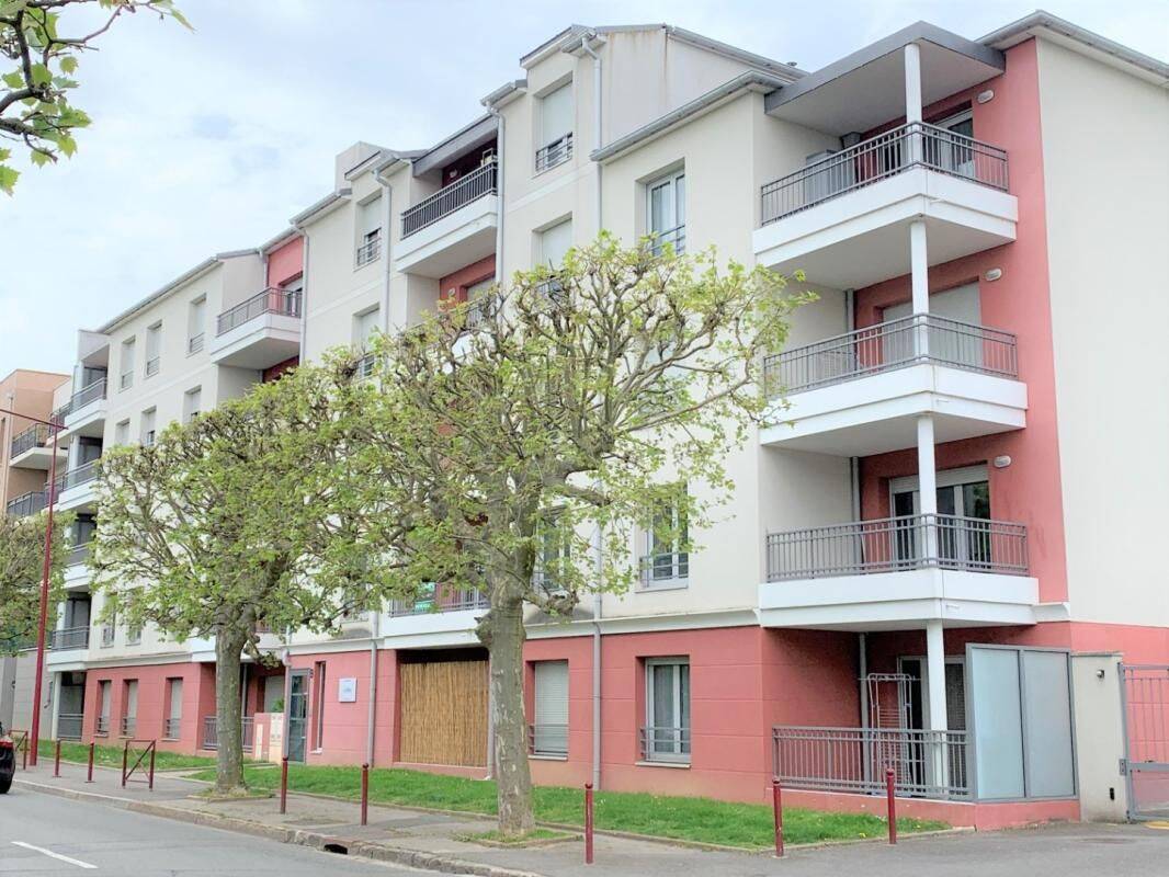 Appartement 3 pièces 54 m² · à Lucé · 54 m² · 684 €