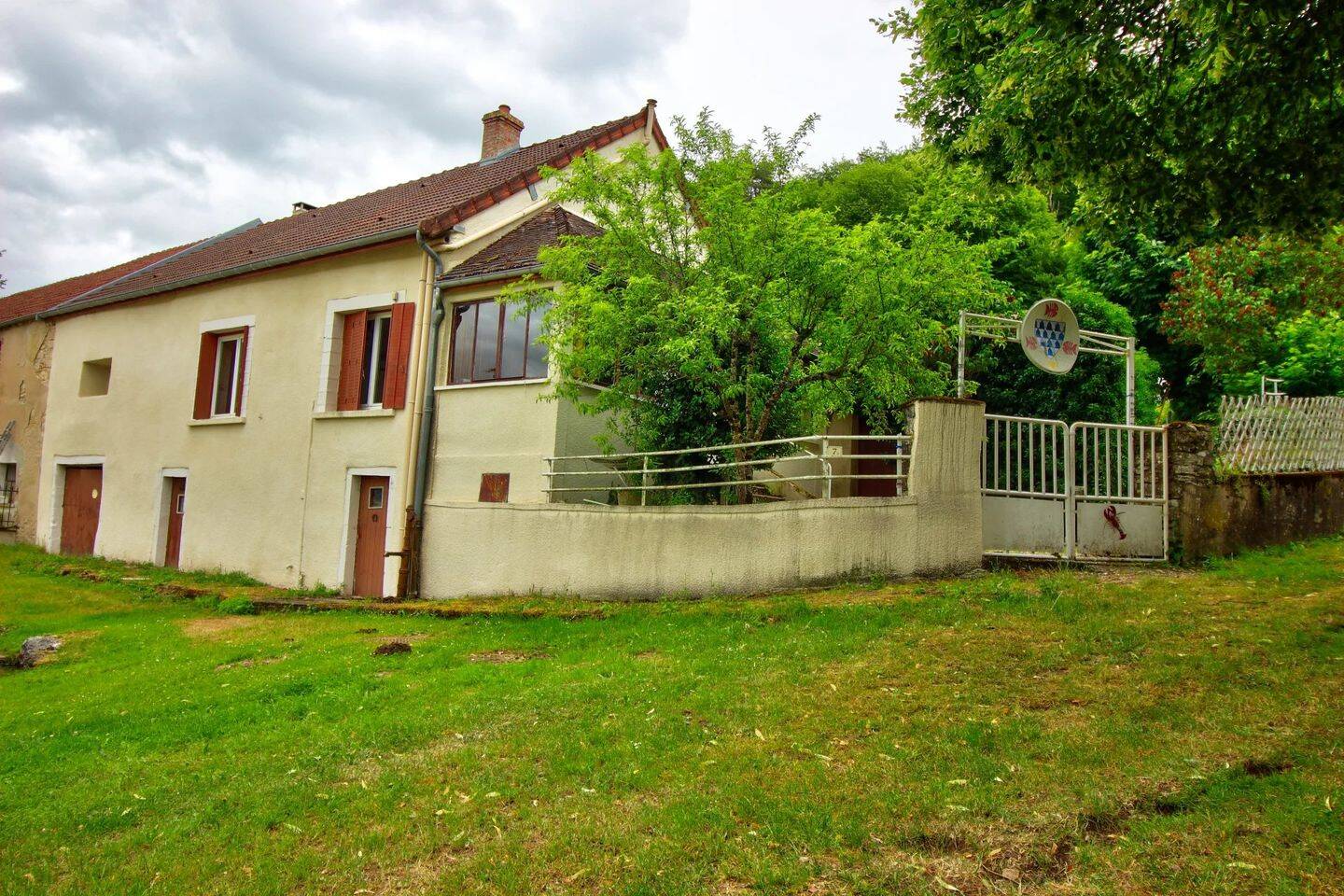 Maison 3 pièces 95 m² · à Saint-Victor-sur-Ouche · 95 m² · 120 000 €