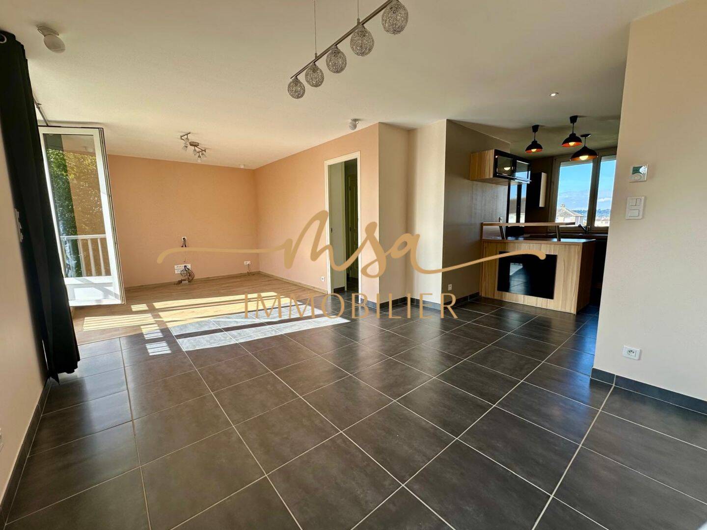Appartement 5 pièces 75 m² · à Le Petit-Quevilly · 74,9 m² · 800 €/mois
