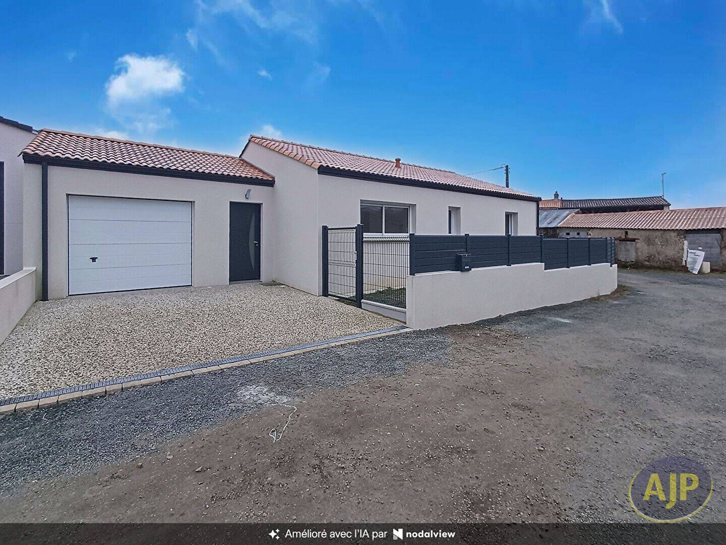 Maison 4 pièces 83 m² · à La Roche-sur-Yon · 83,5 m² · 1 115 €/mois