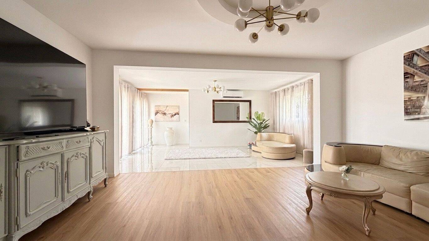 Maison 6 pièces 140 m² · à La Rivière-de-Corps · 140 m² · 429 900 €