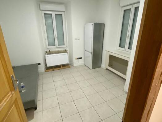 Appartement à louer 700 € 1 pièce 17 m² RDC/1 disponible dès maintenant Centre Gaillard 74240