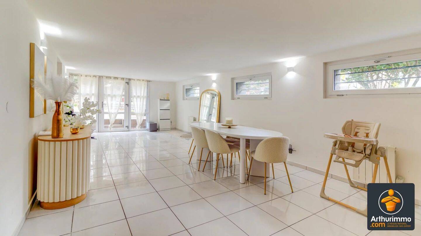 Appartement 6 pièces 160 m² · à Charly · 160 m² · 1 500 €