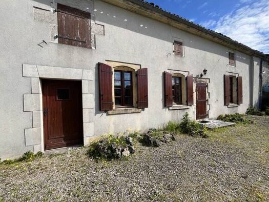 Maison à vendre 86 336 € 4 pièces 2 chambres 76 m² 770 m² de terrain Brie-sous-Matha 17160