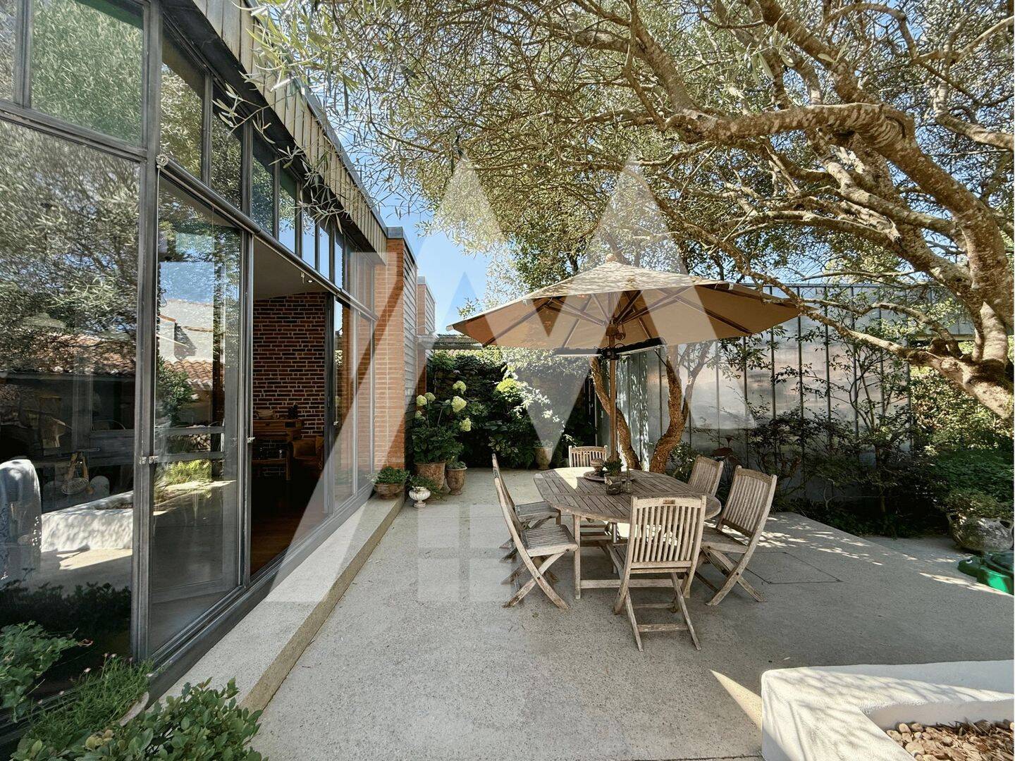Maison 7 pièces 246 m² · à Les Achards · 246 m² · 656 250 €