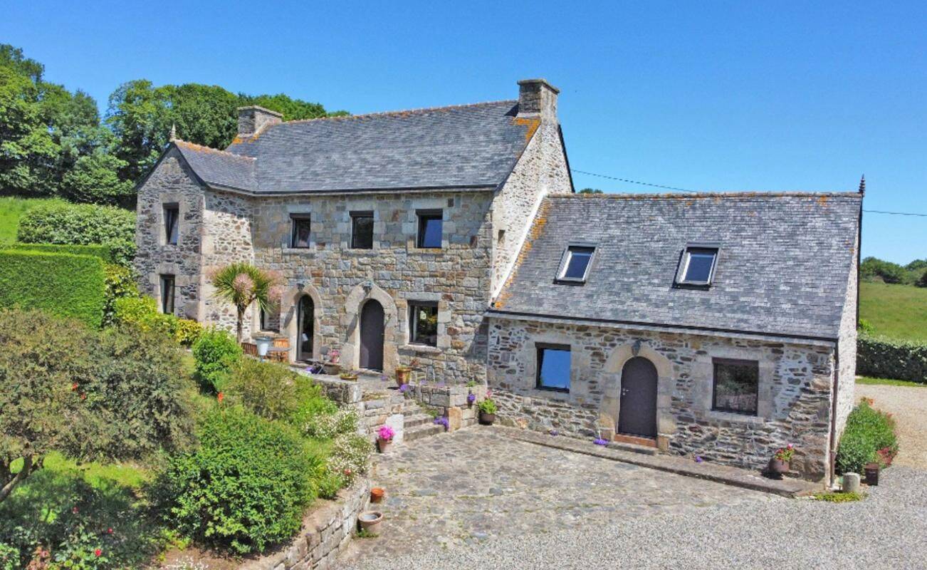 Maison 7 pièces 188 m² · à Lanmeur · 188 m² · 489 900 €