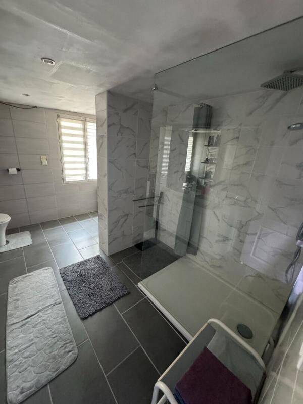 Maison 6 pièces 125 m² · à Forges-les-Eaux · 124,6 m² · 185 000 €
