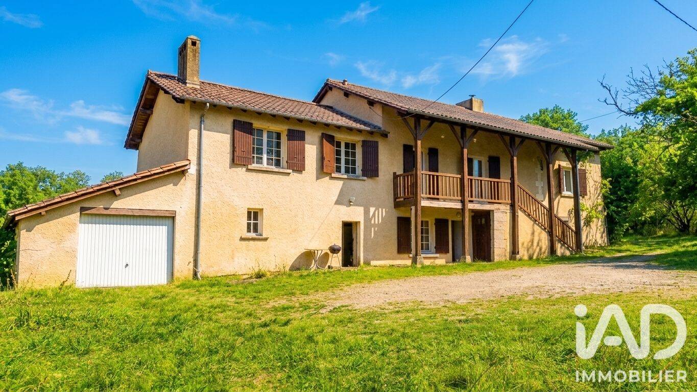 Maison 8 pièces 170 m² · à Cornille · 170 m² · 232 990 €