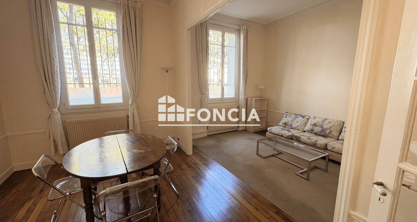 Appartement 2 pièces 54 m² · à Paris 15ème Arrondissement · 54,3 m² · 1 650 €