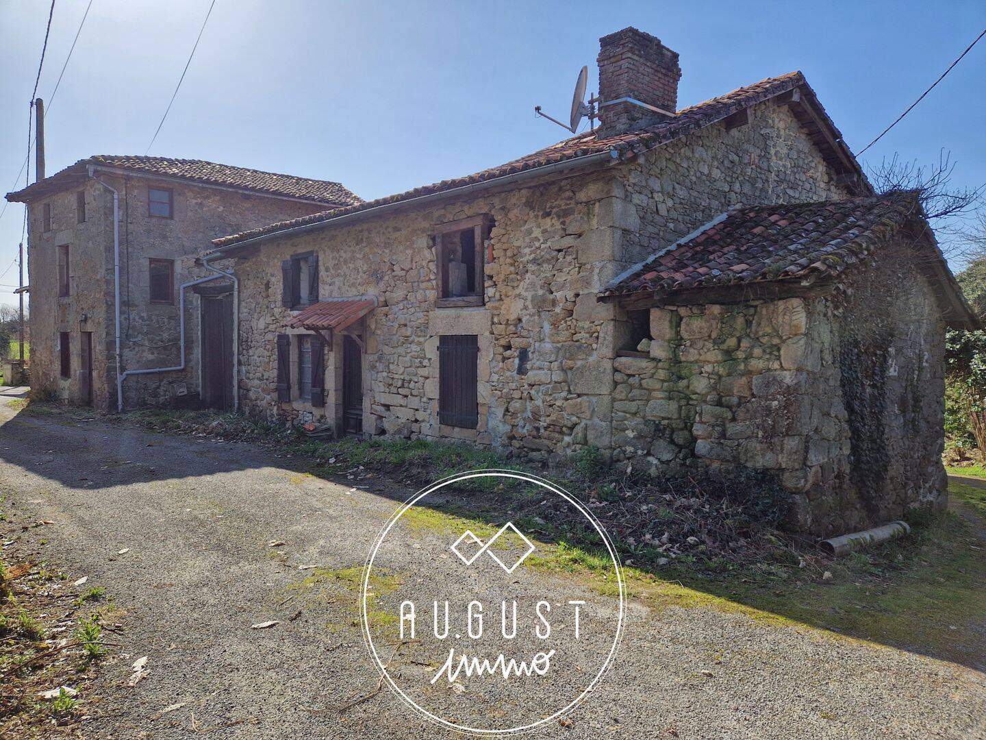 Maison 6 pièces 135 m² · à Cognac-la-Forêt · 135 m² · 22 500 €