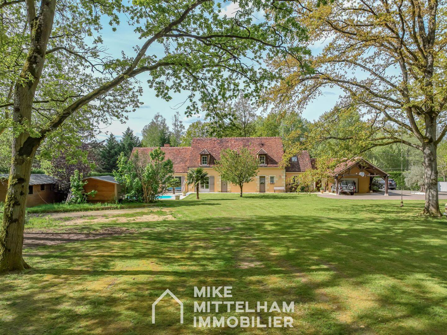 Maison 8 pièces 255 m² · à Gambais · 255 m² · 1 298 000 €